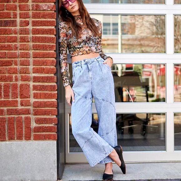 ZODIAC Women's Hill Pointed Toe Flats - Picture 10 of 12